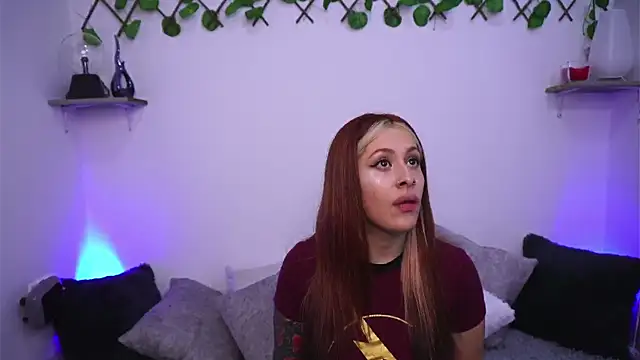 Snapshot of SophiieCumsx chatting on 09-18-25, 12:29 SophiieCumsx online show from 09-18-25, 12:29