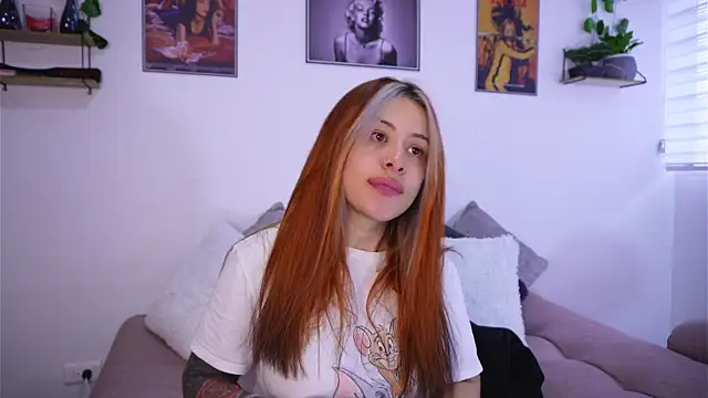 Snapshot of SophiieCumsx chatting on 10-26-25, 11:38 SophiieCumsx online show from 10-26-25, 11:38