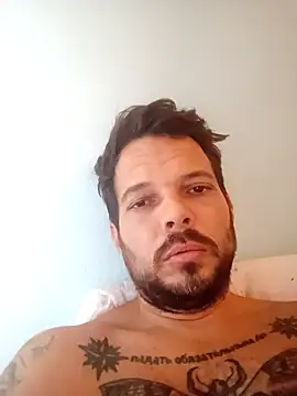 Snapshot of amgl@xh chatting on 09-09-25, 01:32 amglxh online show from 09-09-25, 01:32