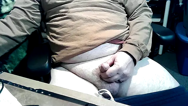 Snapshot of georgew62 chatting on 11-28-25, 04:48 georgew62 online show from 11-28-25, 04:48