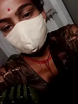 Snapshot of Sharmili_xx chatting on 10-07-25, 11:24 Sharmili xx online show from 10-07-25, 11:24