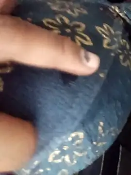 Snapshot of Sharmili_xx chatting on 10-10-25, 11:37 Sharmili xx online show from 10-10-25, 11:37