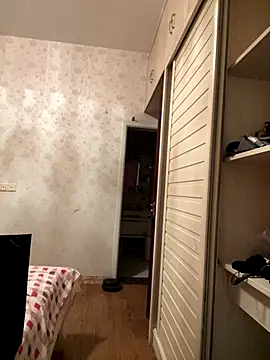 smgirls online show from 10-28-25, 10:41