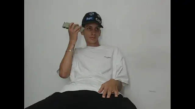 sam hottt online show from 10-23-25, 08:29