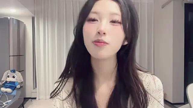 ZhaoZhao-ZM online show from 09-12-25, 02:06