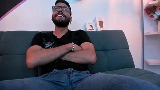 Snapshot of DanteWinter chatting on 09-18-25, 04:36 DanteWinter online show from 09-18-25, 04:36