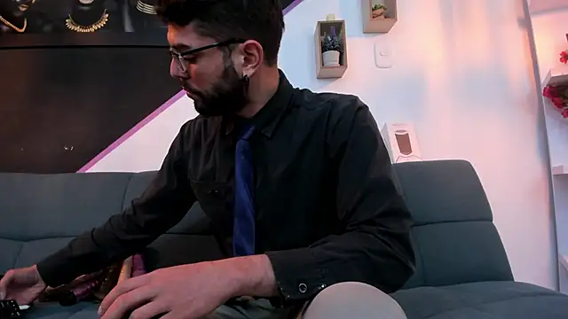 Snapshot of DanteWinter chatting on 09-19-25, 03:19 DanteWinter online show from 09-19-25, 03:19