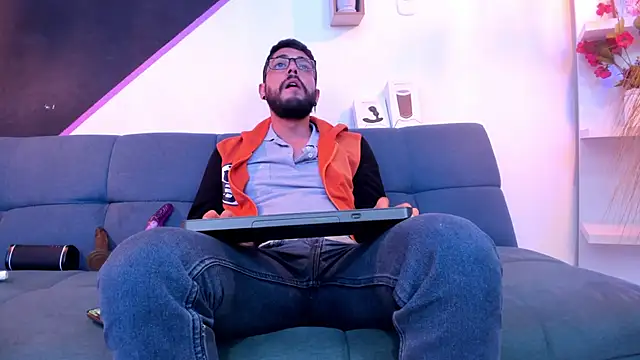 Snapshot of DanteWinter chatting on 09-27-25, 03:55 DanteWinter online show from 09-27-25, 03:55