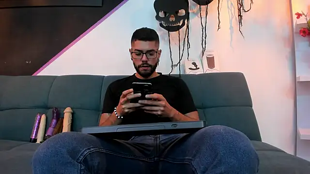 Snapshot of DanteWinter chatting on 10-14-25, 03:07 DanteWinter online show from 10-14-25, 03:07