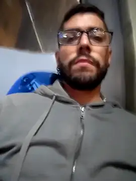 Snapshot of DanteWinter chatting on 10-17-25, 02:15 DanteWinter online show from 10-17-25, 02:15