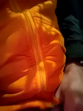 Snapshot of DanteWinter chatting on 11-02-25, 12:35 DanteWinter online show from 11-02-25, 12:35