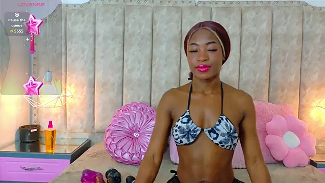 Snapshot of MadissonBonny_ chatting on 10-02-25, 08:27 MadissonBonny  online show from 10-02-25, 08:27