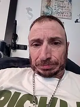 Snapshot of Mrluckstick chatting on 11-01-25, 08:38 Mrluckstick online show from 11-01-25, 08:38