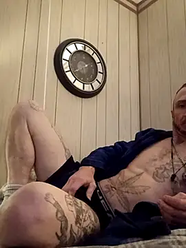 Snapshot of Mrluckstick chatting on 01-11-26, 06:46 Mrluckstick online show from 01-11-26, 06:46