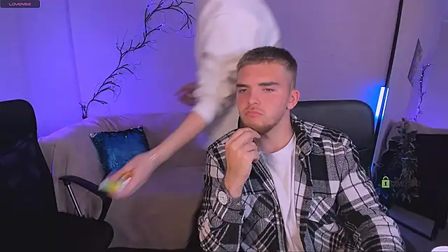 Snapshot of danny_cool chatting on 10-14-25, 07:36 danny cool online show from 10-14-25, 07:36