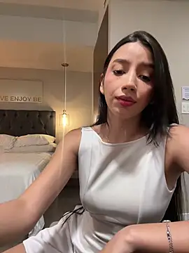 Snapshot of Min_junn chatting on 11-17-25, 12:49 Min junn online show from 11-17-25, 12:49