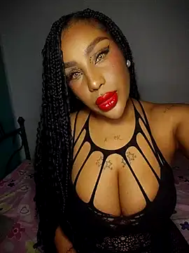 Snapshot of Queen_Amara chatting on 04-29-26, 03:43 Queen Amara online show from 04-29-26, 03:43
