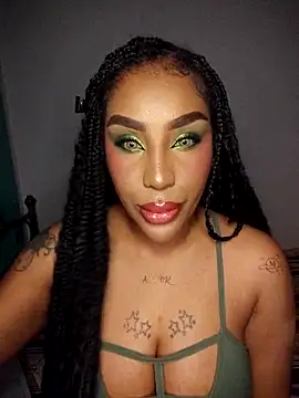 Snapshot of Queen_Amara chatting on 05-09-26, 03:45 Queen Amara online show from 05-09-26, 03:45