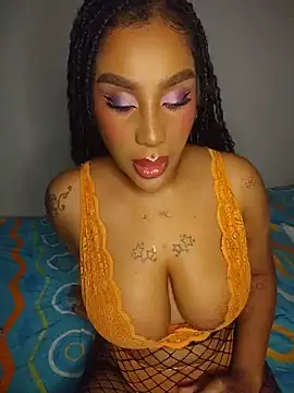 Snapshot of Queen_Amara chatting on 05-20-26, 03:56 Queen Amara online show from 05-20-26, 03:56