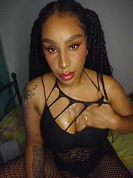 Snapshot of Queen_Amara chatting on 05-25-26, 04:07 Queen Amara online show from 05-25-26, 04:07