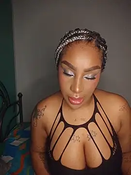 Snapshot of Queen_Amara chatting on 06-06-26, 04:17 Queen Amara online show from 06-06-26, 04:17