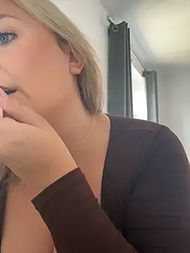 Elliemaee online show from 09-11-25, 09:31