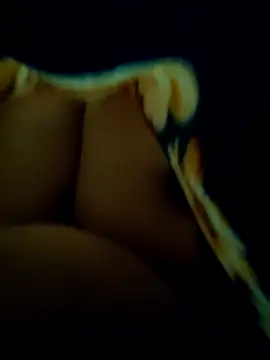 Snapshot of bitch-horny chatting on 11-25-25, 02:06 bitch-horny online show from 11-25-25, 02:06