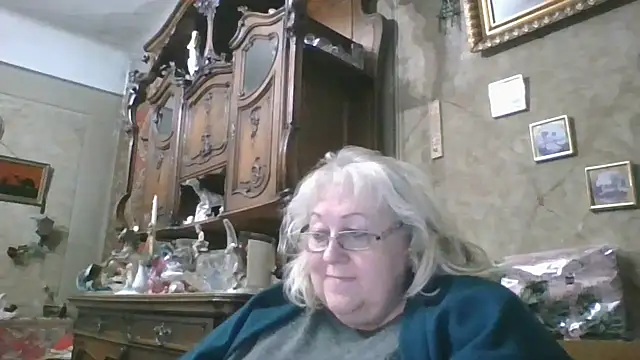 Snapshot of Lala-Love56 chatting on 09-29-25, 04:34 Lala-Love56 online show from 09-29-25, 04:34