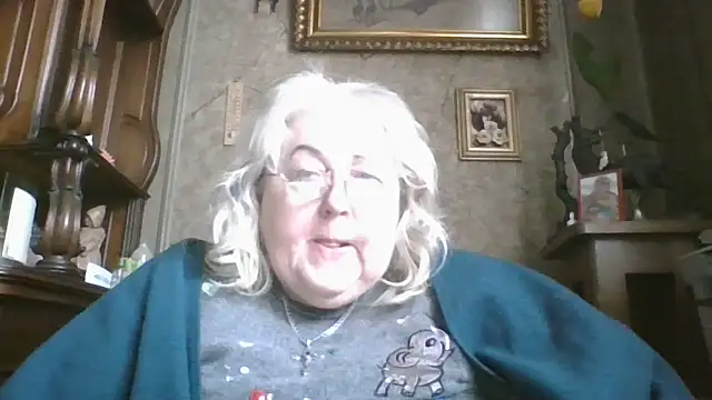 Snapshot of Lala-Love56 chatting on 11-17-25, 12:44 Lala-Love56 online show from 11-17-25, 12:44