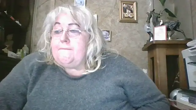 Snapshot of Lala-Love56 chatting on 12-13-25, 07:53 Lala-Love56 online show from 12-13-25, 07:53