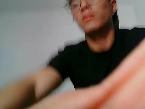 Snapshot of 0anonimo_bottom1 chatting on 04-13-26, 02:50 0anonimo bottom1 online show from 04-13-26, 02:50