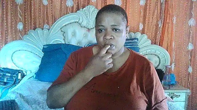 BUSTY QUEEEN online show from 10-18-25, 12:39