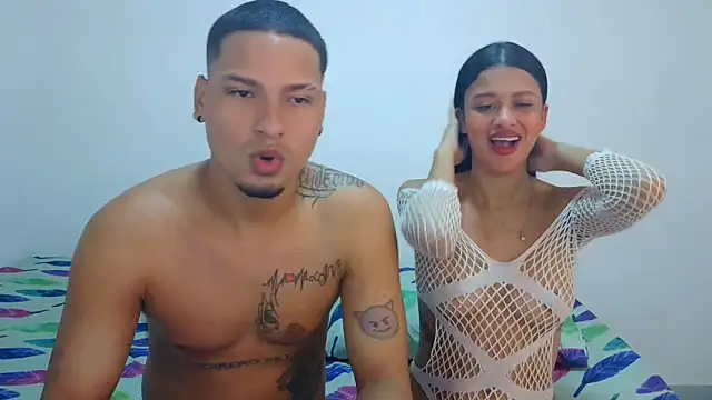 Snapshot of Sexy777Couple chatting on 10-02-25, 01:56 Sexy777Couple online show from 10-02-25, 01:56