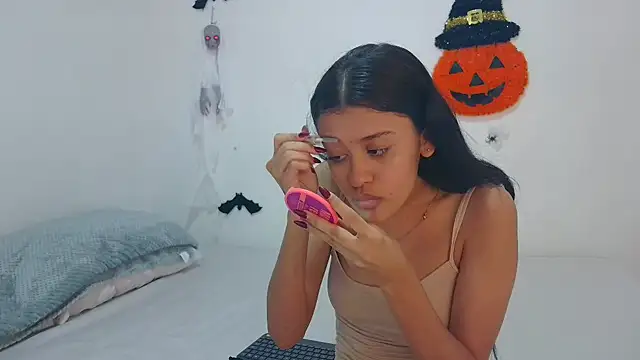 Snapshot of Sexy777Couple chatting on 10-16-25, 09:05 Sexy777Couple online show from 10-16-25, 09:05