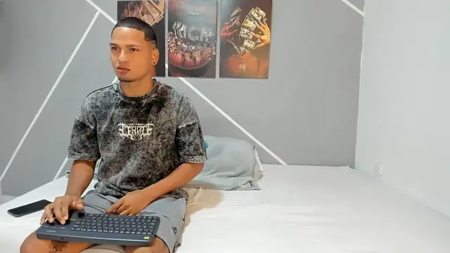 Sexy777Couple online show from 04-30-26, 10:14