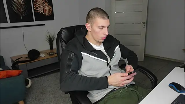 Snapshot of Ryan_Dozer chatting on 01-06-26, 07:12 Ryan Dozer online show from 01-06-26, 07:12