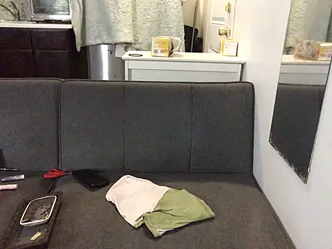 littyleesh1 online show from 10-19-25, 05:30