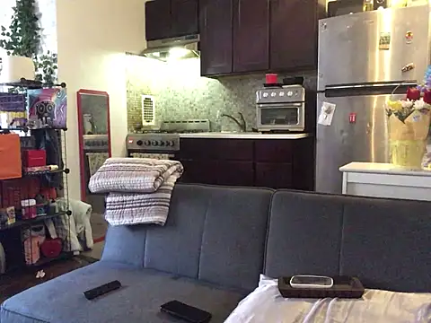 littyleesh1 online show from 04-11-26, 07:18