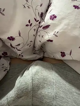 Snapshot of JJ_131 chatting on 09-15-25, 04:40 JJ 131 online show from 09-15-25, 04:40