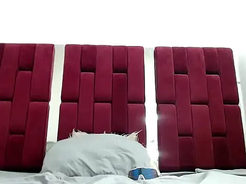 Santiago fantasy online show from 10-24-25, 03:47