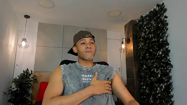 Snapshot of B_Wild chatting on 07-23-26, 03:48 B Wild online show from 07-23-26, 03:48
