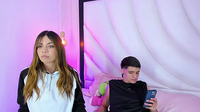 Snapshot of LoganMiller69 chatting on 10-25-25, 05:37 LoganMiller69 online show from 10-25-25, 05:37