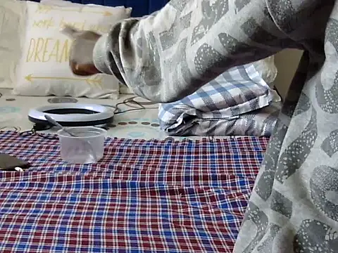 Snapshot of Playroom_queen chatting on 10-17-25, 09:12 Playroom queen online show from 10-17-25, 09:12