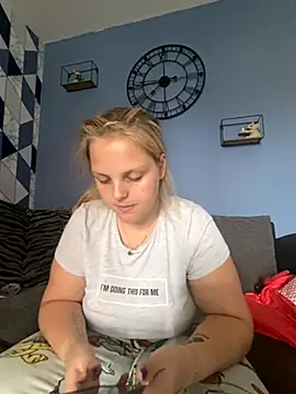 Dolliejayxx online show from 10-23-25, 11:20