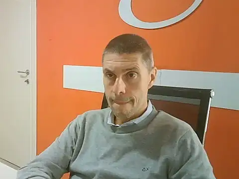 Snapshot of max79ve31 chatting on 09-30-25, 11:15 max79ve31 online show from 09-30-25, 11:15