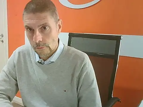 Snapshot of max79ve31 chatting on 10-08-25, 11:52 max79ve31 online show from 10-08-25, 11:52