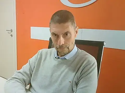 Snapshot of max79ve31 chatting on 10-09-25, 11:19 max79ve31 online show from 10-09-25, 11:19