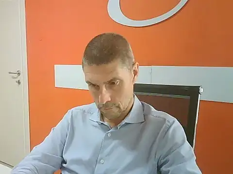 Snapshot of max79ve31 chatting on 10-13-25, 11:54 max79ve31 online show from 10-13-25, 11:54