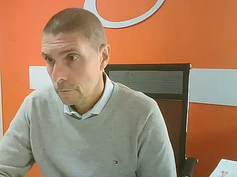 Snapshot of max79ve31 chatting on 10-20-25, 12:16 max79ve31 online show from 10-20-25, 12:16