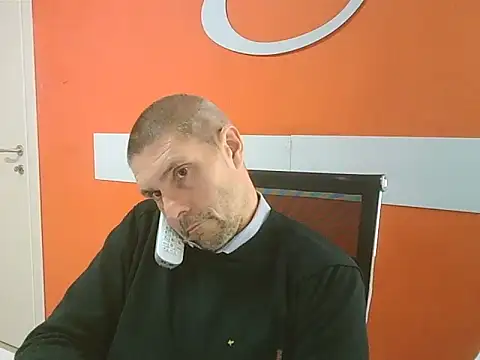 Snapshot of max79ve31 chatting on 10-24-25, 12:45 max79ve31 online show from 10-24-25, 12:45